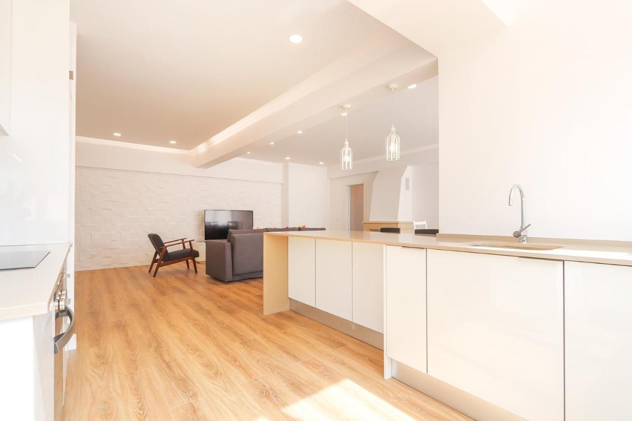 Vita Portucale ! Costa Da Caparica Sunny Design Apartment Luaran gambar