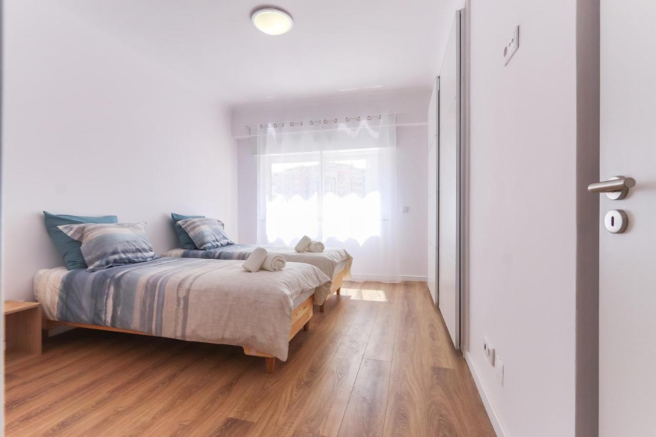 Vita Portucale ! Costa Da Caparica Sunny Design Apartment Luaran gambar